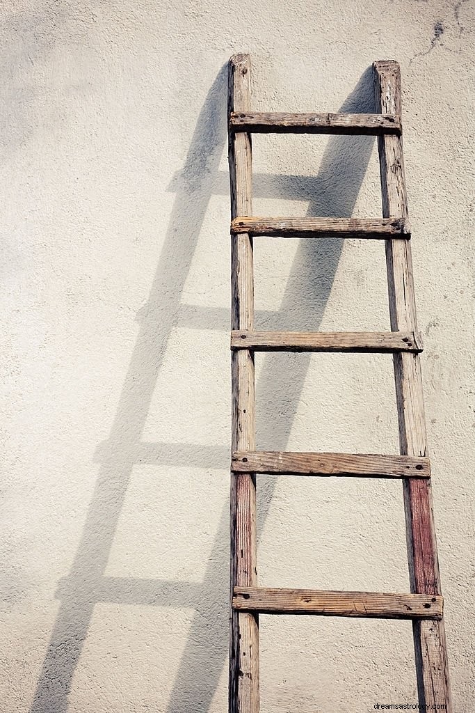 Ladder – Betekenis en symboliek van dromen