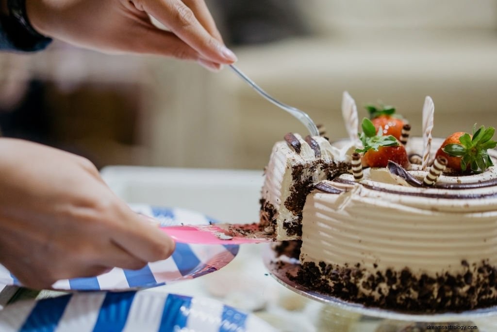 Torta:significato e simbolismo del sogno