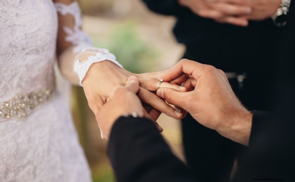 Bague – Signification et symbolisme des rêves