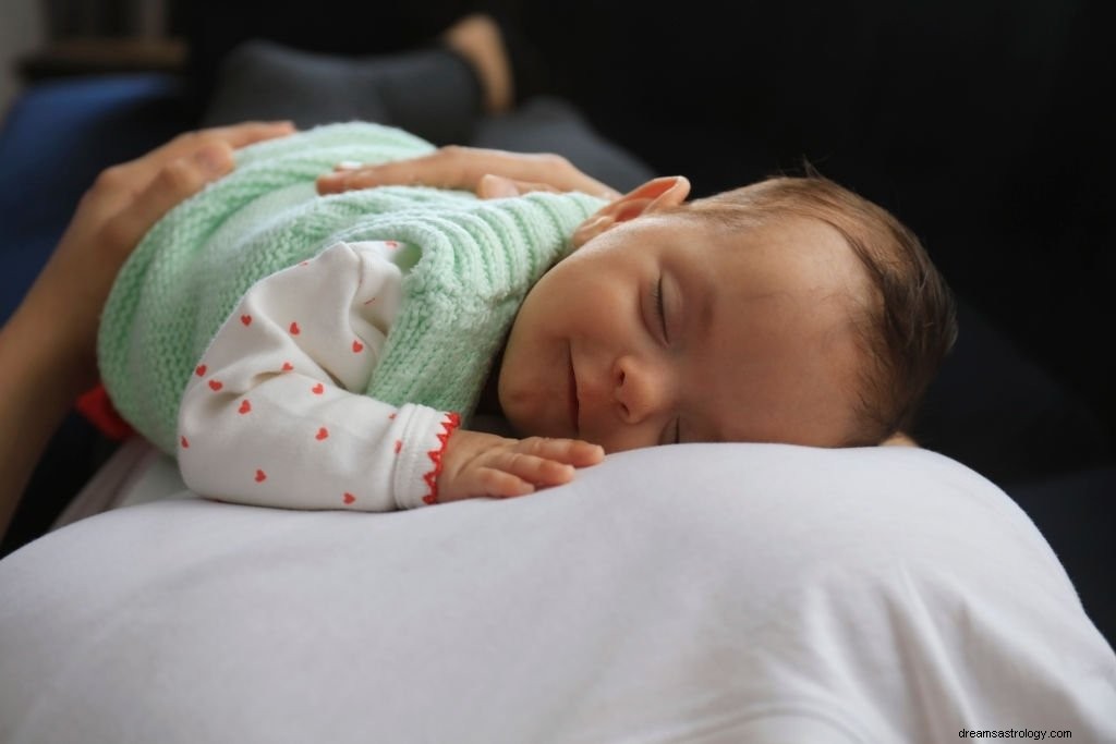 Baby på skødet – drømmebetydning og symbolik