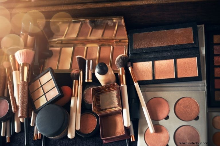 Maquillaje:significado y simbolismo de los sueños