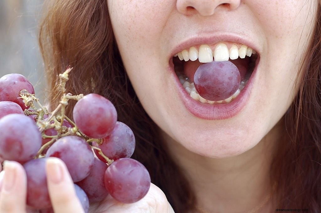 Uvas – Significado e simbolismo dos sonhos