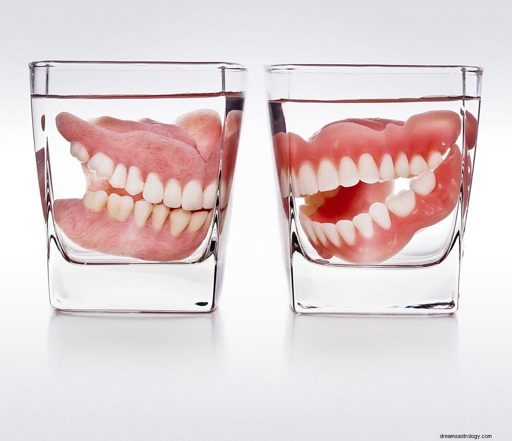 Prótesis dentales – Significado y simbolismo de los sueños