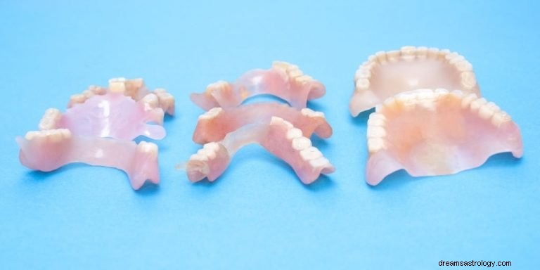Tandproteser – drömmening och symbolik