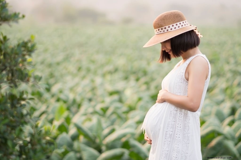 Schwangerer Bauch – Bedeutung und Symbolik von Träumen