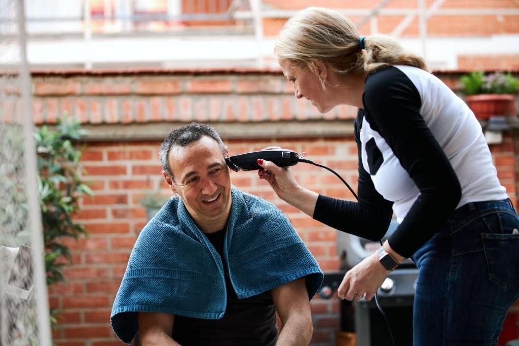 Coupe de cheveux – Signification et symbolisme des rêves