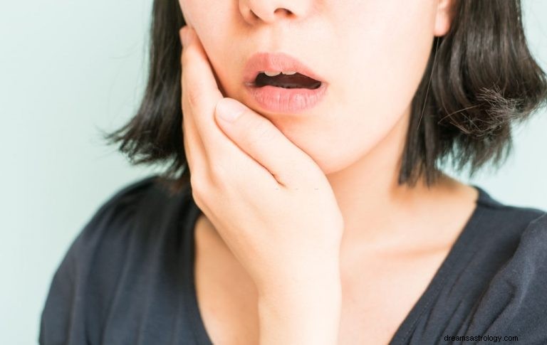 Sakit Gigi – Arti Mimpi dan Simbolisme