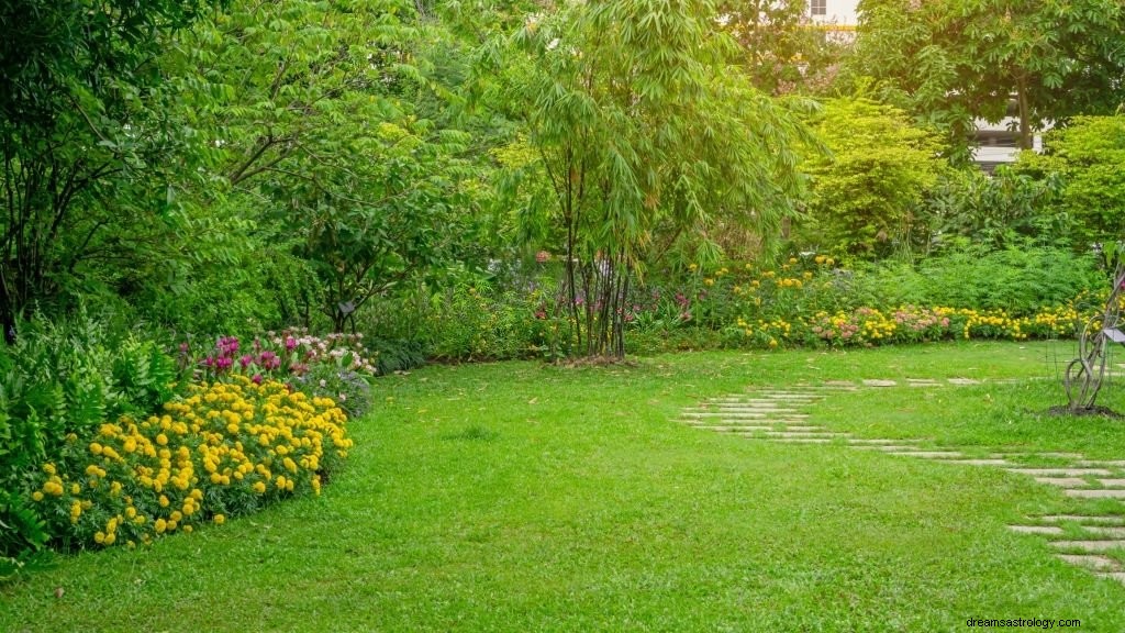 庭 – 夢の意味と象徴