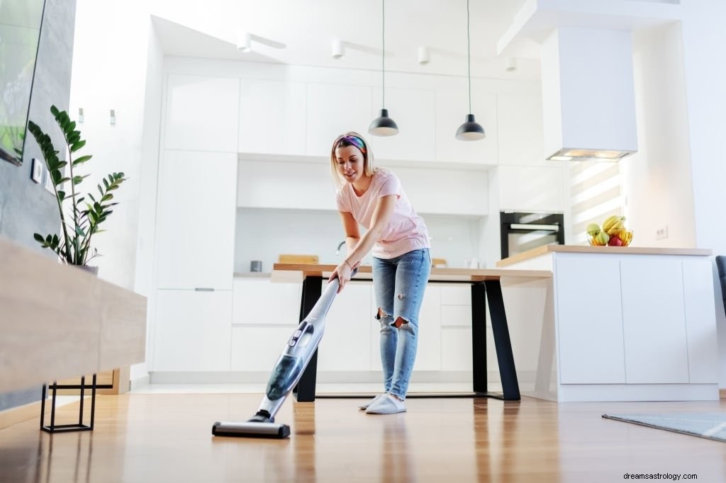 Schoonmaken – Betekenis en symboliek van dromen