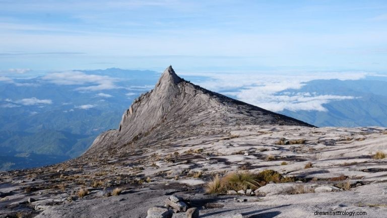 Montagna:significato e simbolismo del sogno