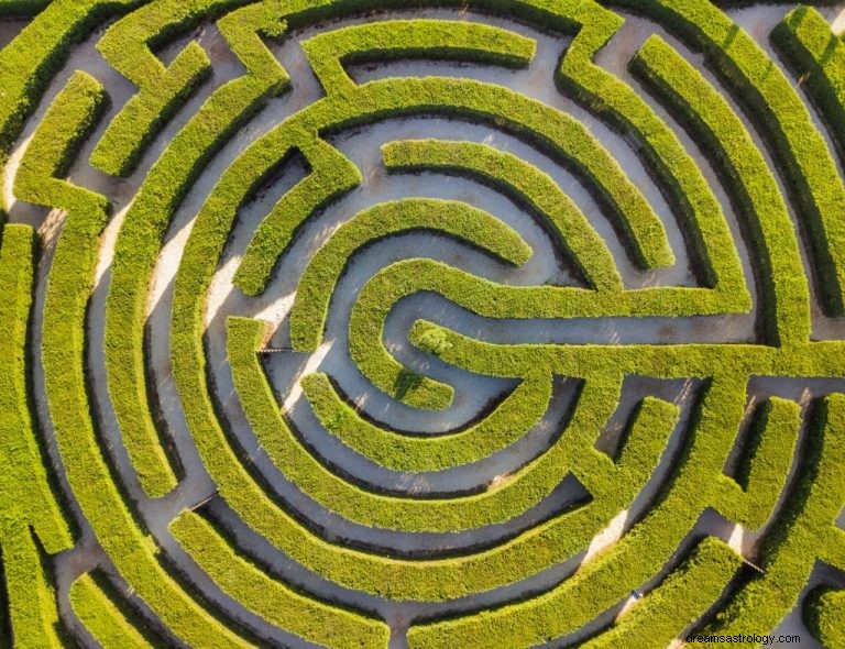 Labyrinth – Bedeutung und Symbolik von Träumen