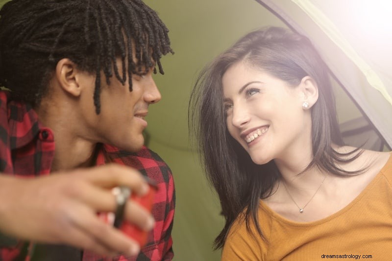 12 znamení zvěrokruhu:Jak rozpoznat, když se vztah stane vážným 